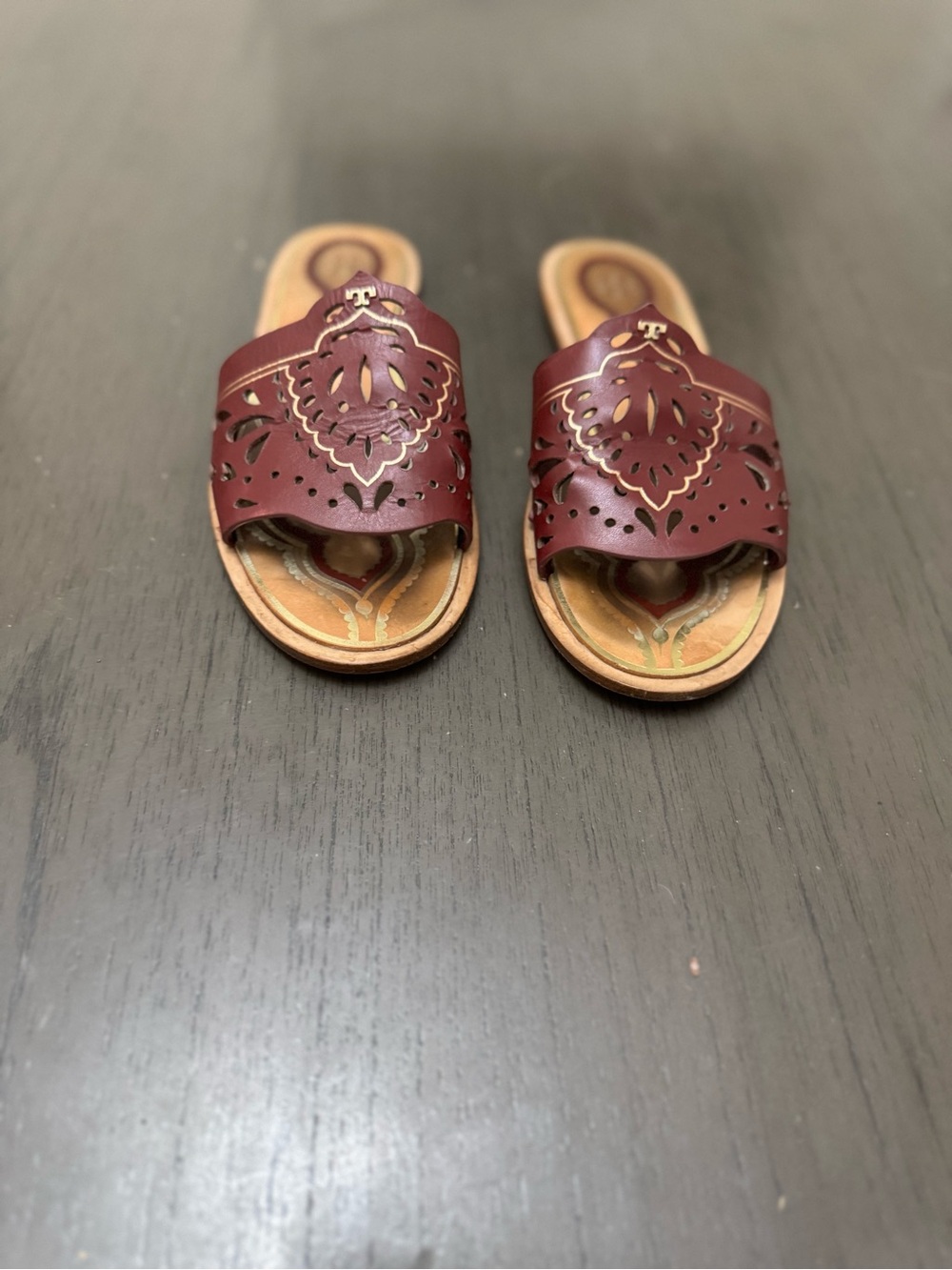 TORY BURCH Annika Sandals Leather Flip Flops Size 7